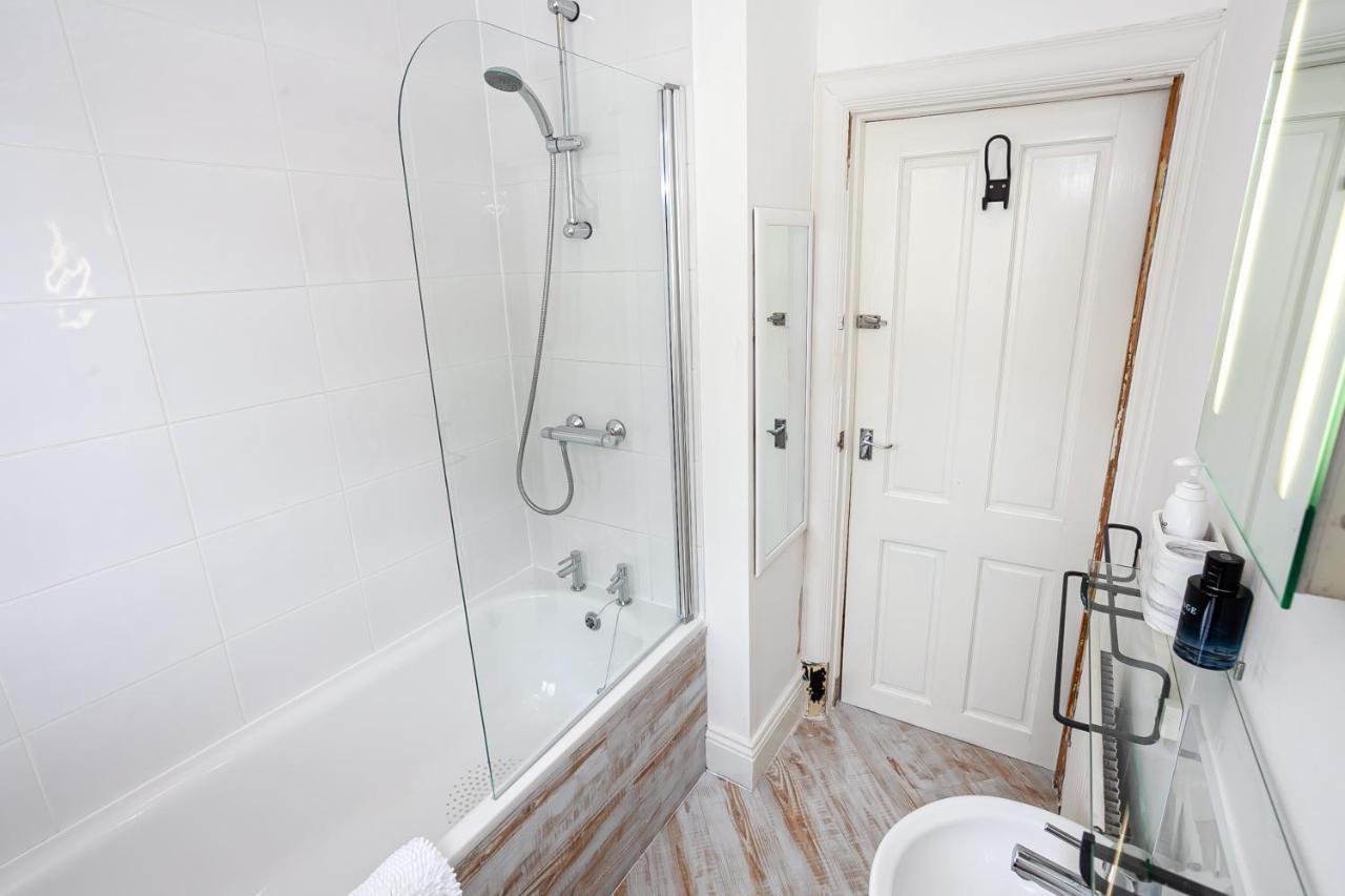 Cosy 2 Bed Apartment - Close To Leeds Centre Exteriér fotografie